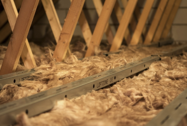 LoftMidlands's tweet photo. Tip of the day: Never install loft boarding into a loft that has been insulated with polystyrene. Why? Find the answer here: https://t.co/RZJjfbev3A 
#loftboarding https://t.co/tut6gGHEXs