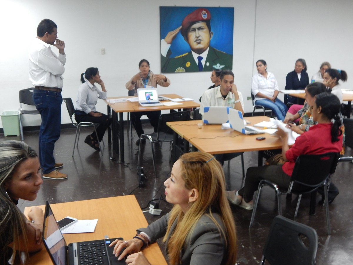 #Feliz y Bendecido viernes, 2do día #CENAMEC I Encuentro para el inicio de la II Cohorte tutores de Ciencias Naturales,  " El Desafió de la Transformación E Integralidad de las Ciencias"  @MPPEDUCACION <a href="/NicolasMaduro/">Nicolás Maduro</a> .<a href="/SomosUnem/">SOMOS UNEM</a> #VenezuelaBellaAvanza