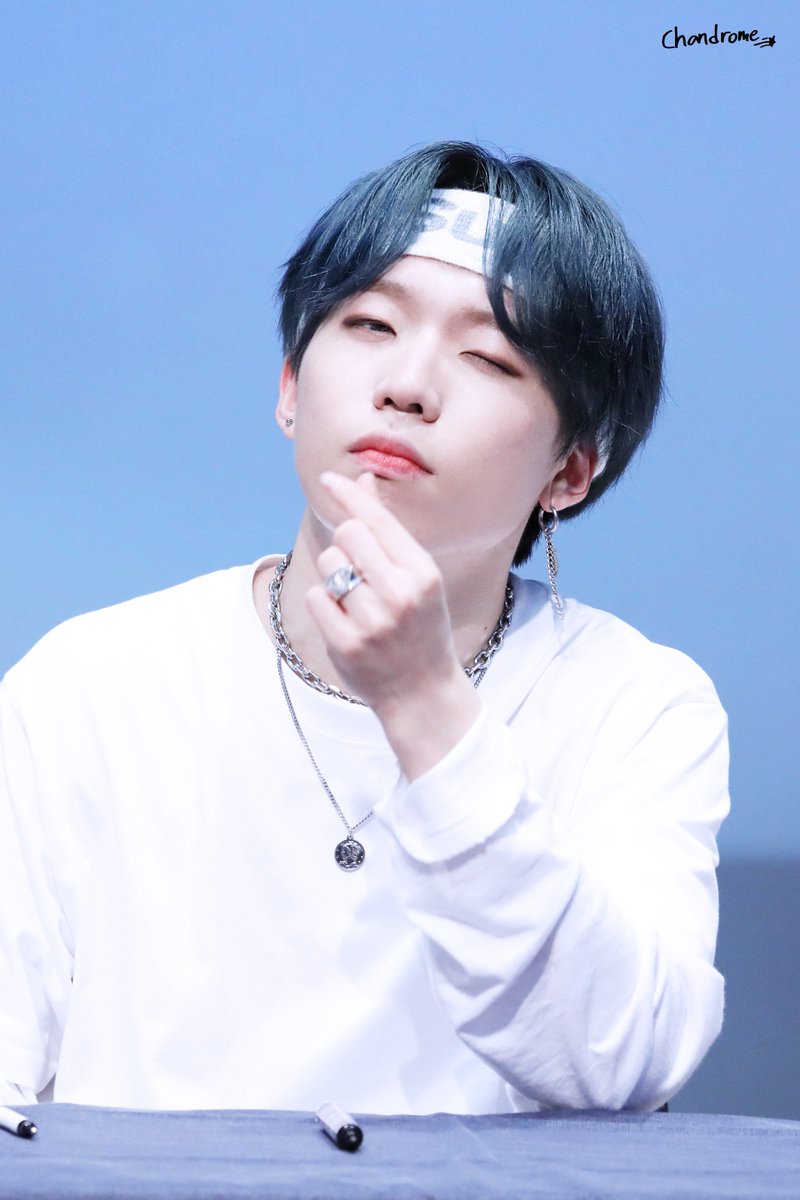 CHANDROME13's tweet photo. 190527 상암 팬싸인회

#디크런치 #D_CRUNCH #상찬 #OV #오뷔 #SANGCHAN @DIA_CRUNCH #Today_his_vibe https://t.co/9NpuoyfsxE