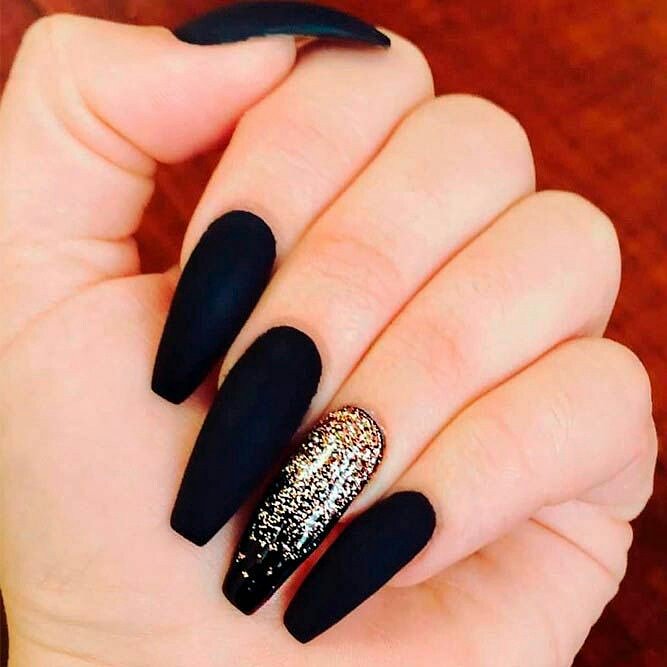 NASFash's tweet photo. #beautifulnail #beautifulgirls #beautiful #beautifulnailpolish #nailsoftheday #nailart #nailcolours💅 #naildesigns #black #mattenails #mattnailpolish #nailpolishlover #nailcolours💅 https://t.co/PCIy65Fz6f
