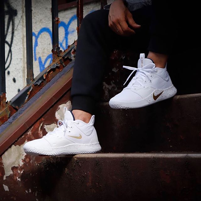 nike pg 3 white and gold