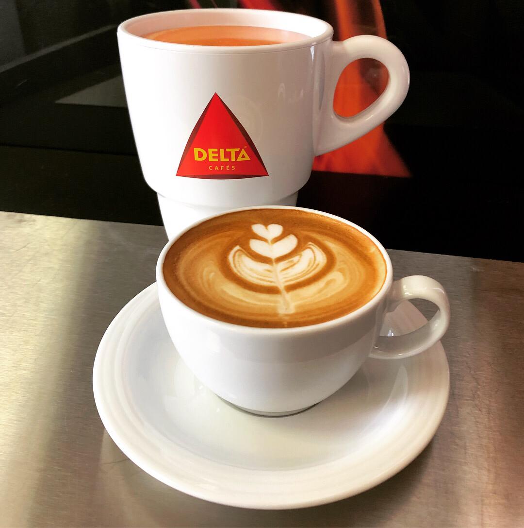 ChurreriaParada's tweet photo. Presentación de la preparación de varios tipos de #café  con la colaboración de Cafés Delta. Una sorpresa para nuestros clientes de #VillaviciosaDeOdón #Mostoles #Alcorcón #Madrid #Desayunos #Meriendas https://t.co/uqaSFt5X92 https://t.co/yunJco8vbc