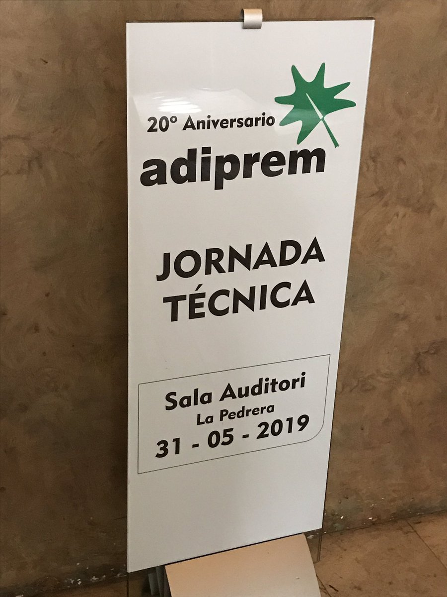 3tres3com's tweet photo. Las macromagnitudes que le han llevado al #sectorporcino español a ser un referente a nivel mundial. Miguel Ángel Higuera, director de #ANPROGAPOR (@anprogapor), en la jornada técnica de #Adiprem en @LaPedrera_BCN #porcino #🐷 https://t.co/cxMOK57AK5