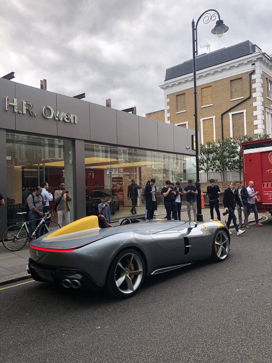 Show stopping moment at HRO HQ this morning. Nothing quite prepares you for how incredible the Monza looks outside on the road. 

The dimensions, the sound and the sheer presence of the car is next level. 

What a beauty. 

#MonzaSP1