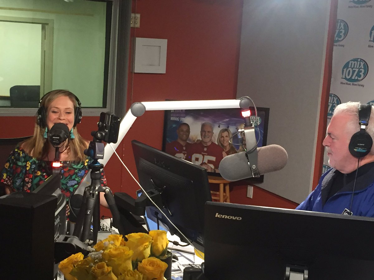 mix1073DC tweet media