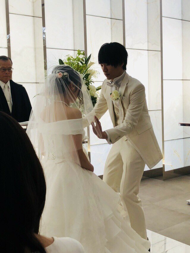 g_gimpei's tweet photo. わたくしごとではございますがGRIKO本部で投稿もありましたがこの度ご縁があって一般女性と結婚いたしました。
これは奥さんに相撲を申し込んでいるわけではありません。 https://t.co/FWhFHajvoC