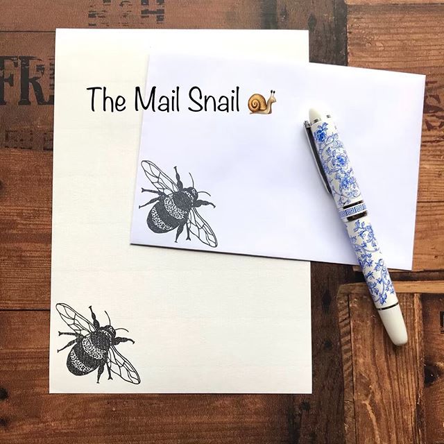 🐝 Bee letter set 🐝

#paperdesign #theartofletterwriting #penpalsupplies #stationeryaddict #stationery #stationeryshop #stationerylove #stationerydesign #stationerydesigner #themailsnail #snailmail #paperset #letterset #stationary #stationaryaddict #s… bit.ly/2JPatOk