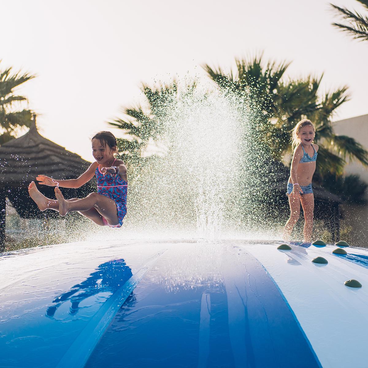 It's exciting just thinking about all the #fun waiting for you on your next family #vacation. What part are you looking forward to most?
➡ bit.ly/2lByES7