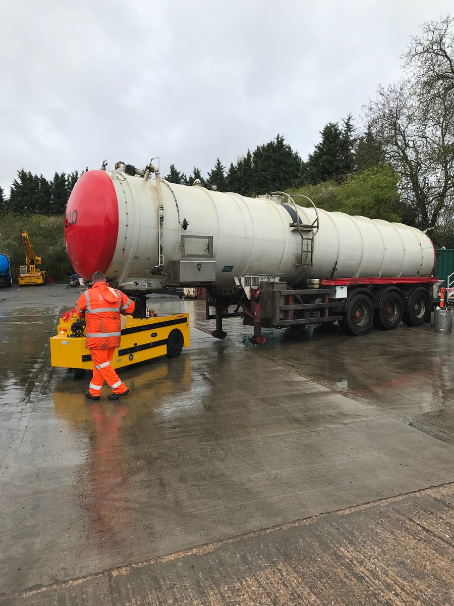 BEV_Training's tweet photo. Sorry it's been a while.  Here are the fine operators at @WhaleTankers battling the elements on our brilliant PT2000 during their recent training course. https://t.co/Lu3b3tjw0I