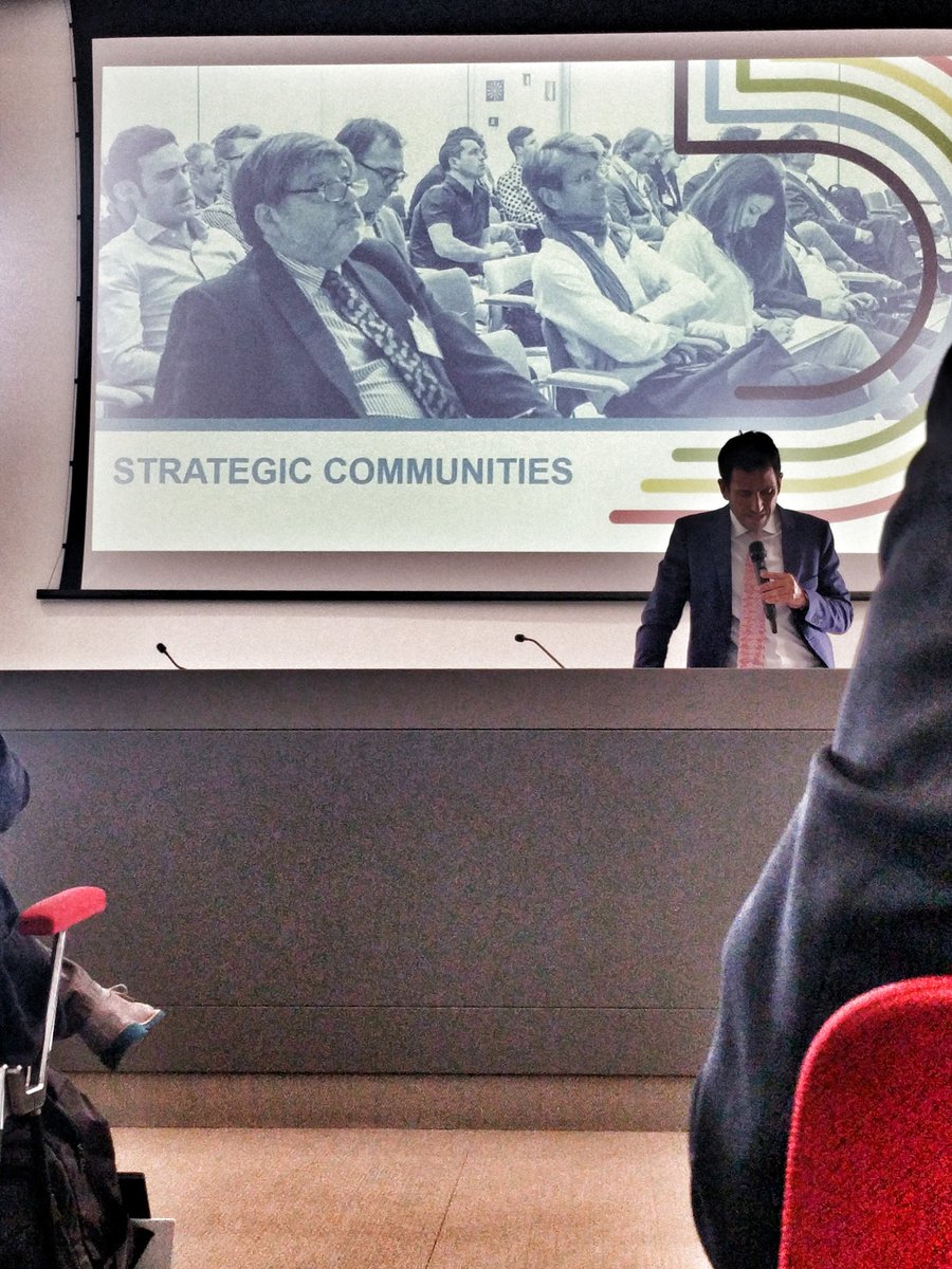 DavideBonassi's tweet photo. 5 anni X 5 prospettive sul futuro anche per distretto della calza di Castel Goffredo #CSCimpresa presente come membro @Cluster_AFIL
@RegLombardia @Diego_Andreis
@tenovagroup
#AFIL5x5 #strategiccommunities #admainitiative #vanguardinitiative
#lighthouseplant
#italianlegwear https://t.co/2OaCsfueF1