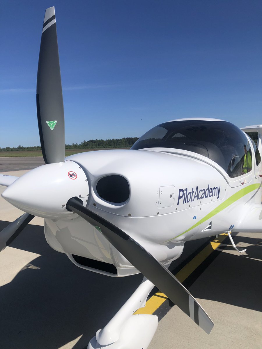 airbaltictrain's tweet image. A brand new training aircraft has joined airBaltic Training Pilot Academy! From today students will start their flight training on this beautiful airplane. Welcome to Pilot Academy, YL-PAD! #airBaltic #pilotacademy #diamondaircraft #liepāja