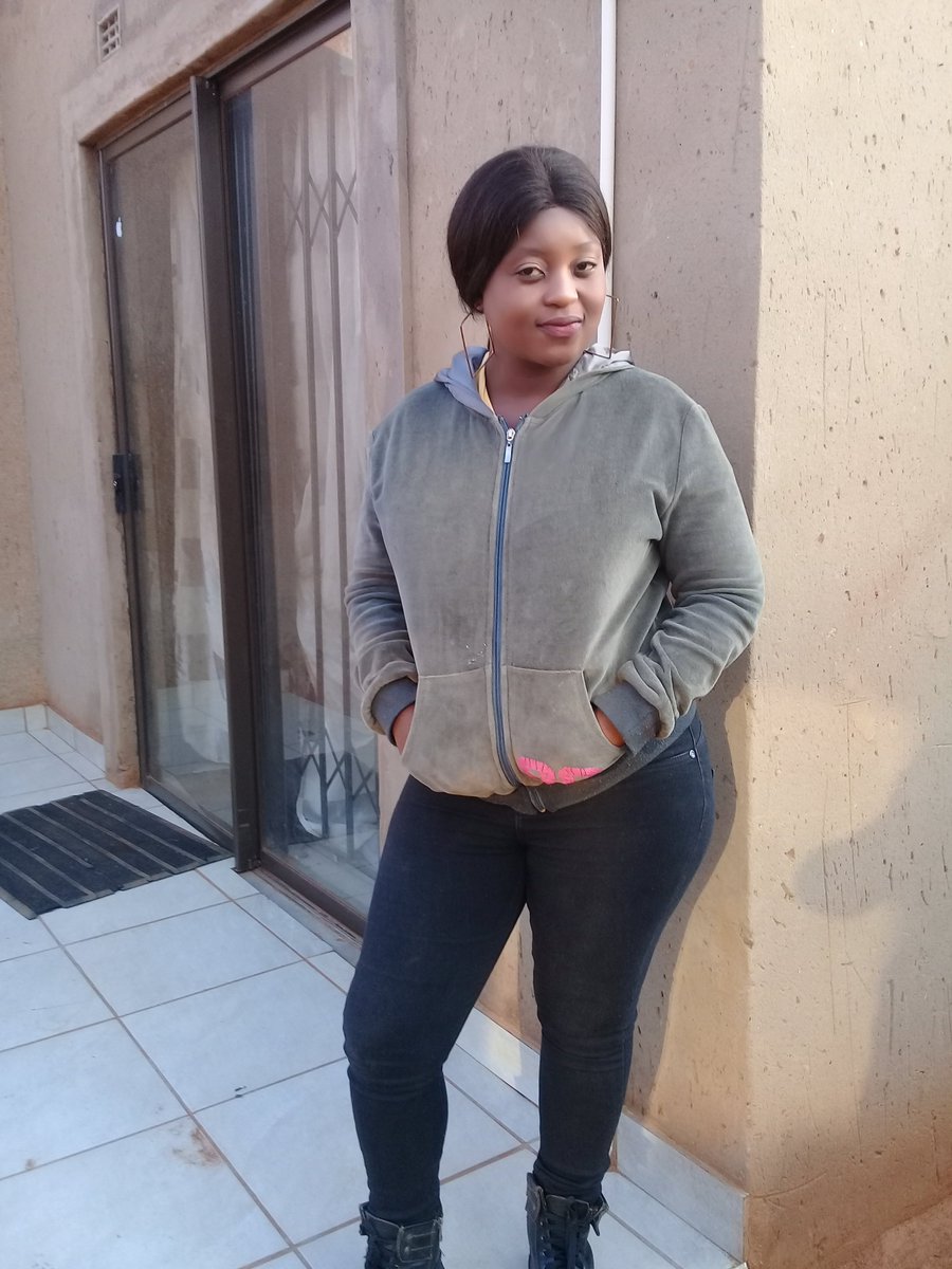 mapule98038697's tweet image. Being-me....😍