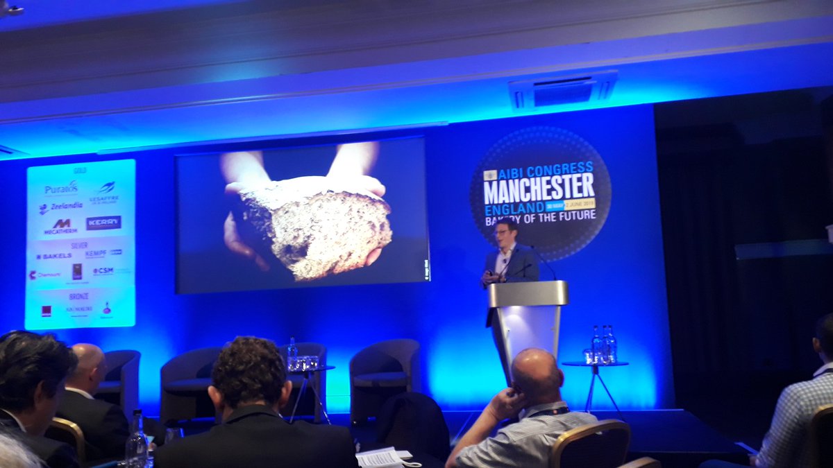 NVBBakkerijen's tweet photo. @bakerycongress presentation of bread consumption. Producing bread on Mars. Blue ocean. https://t.co/qfE6BnhnIy