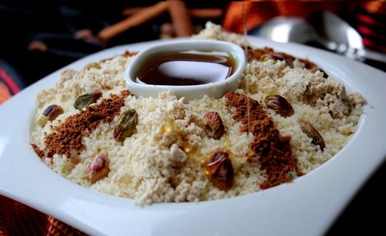 SEFFA ROYALPlat d'origine berbère. Ce plat se mange généralement en fin de repas avant le dessert. Il est souvent servi pendant les cérémonies traditionnelles de mariage et les repas de famille