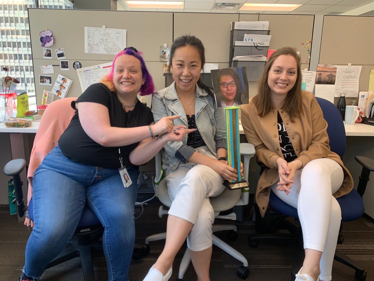 #fridayfeeling some of our lovely #youth advisory members including Emma, @nancyzhao512 @asraimun  reunited together @Foundrybc to co-facilitate a workshop. @TheXSwitch is there in spirit (hence the makeshift stand in) #FraymelovesAYM 🥰