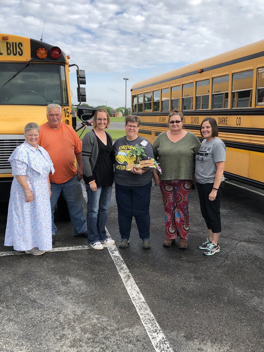 ArcanumButler's tweet image. Congrats Julia and thank you for your years of service! #busdriverhero