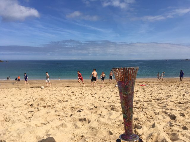 Week-end à saint Malo avec la section foot. Superbes moments avec un groupe formidable et la victoire au tournoi en prime, en préparation du championnat de France à partir de lundi à Poitiers merci aux professeurs et encadrants, aux familles venues supporter #generation2024
