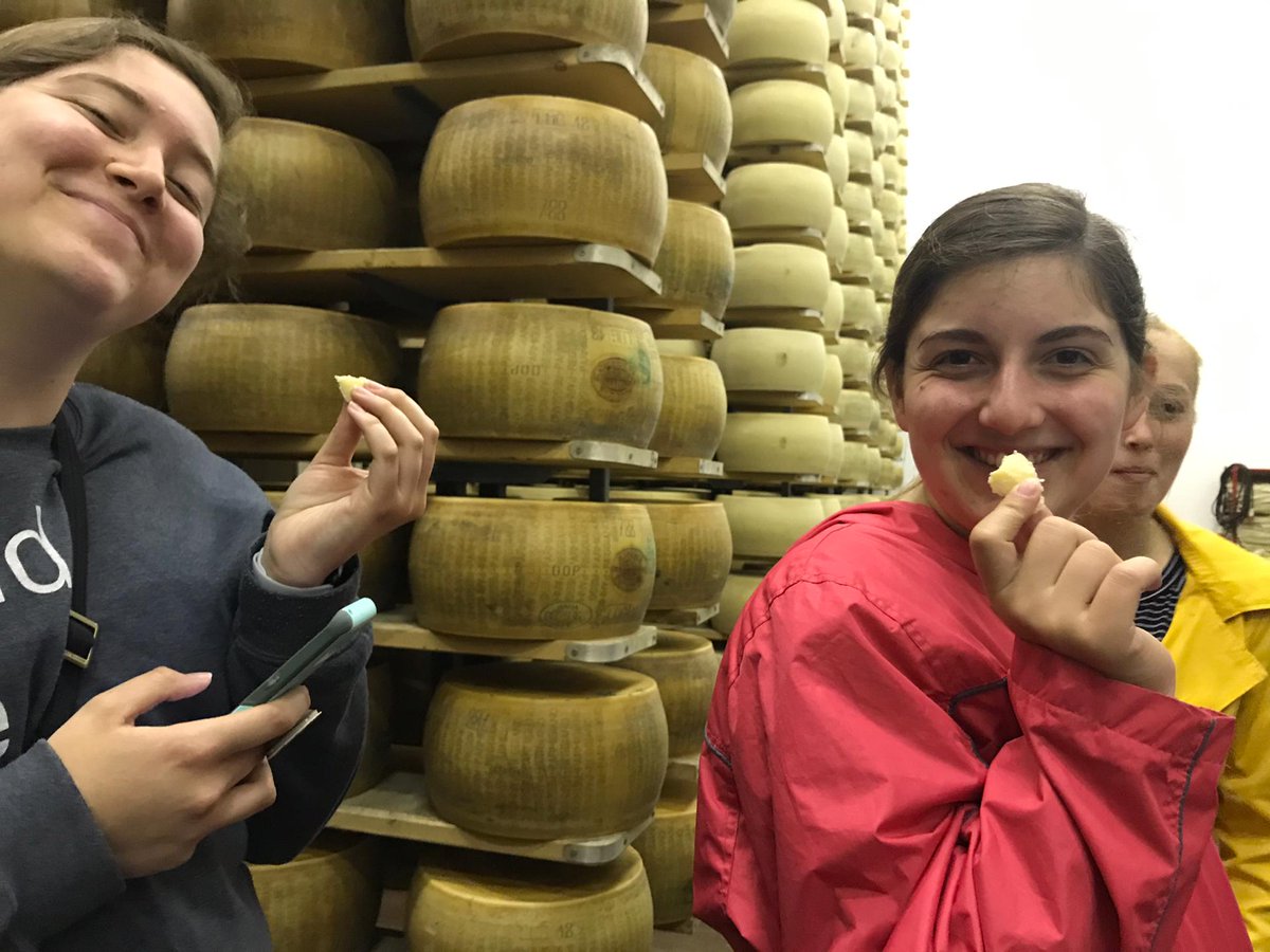 🐄😋🧀The students of #StudyAbroad visit a #ParmigianoReggiano dairy and take home a variety of images, smells and flavours ! 🧀😋🐄#CUabroad #cofcstudyabroad #UofSC #inEmiliaRomagna #Foodvalley #italianculture #italianlife @ClemsonUniv @ClemsonCofEd @USCStudyAbroad #ReggioLingua
