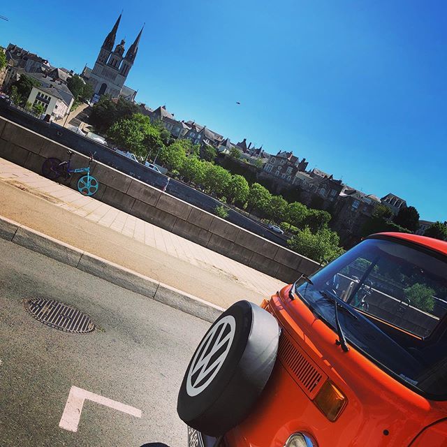 LOKKILUCK's tweet photo. #Angers vintage ?
.
.
#igersangers #visitangers #combie #volkswagen #paysdelaloire #visitangers #visitfrance #Anjou https://t.co/5m0MQ0fjiL https://t.co/LCUtK0pIcW
