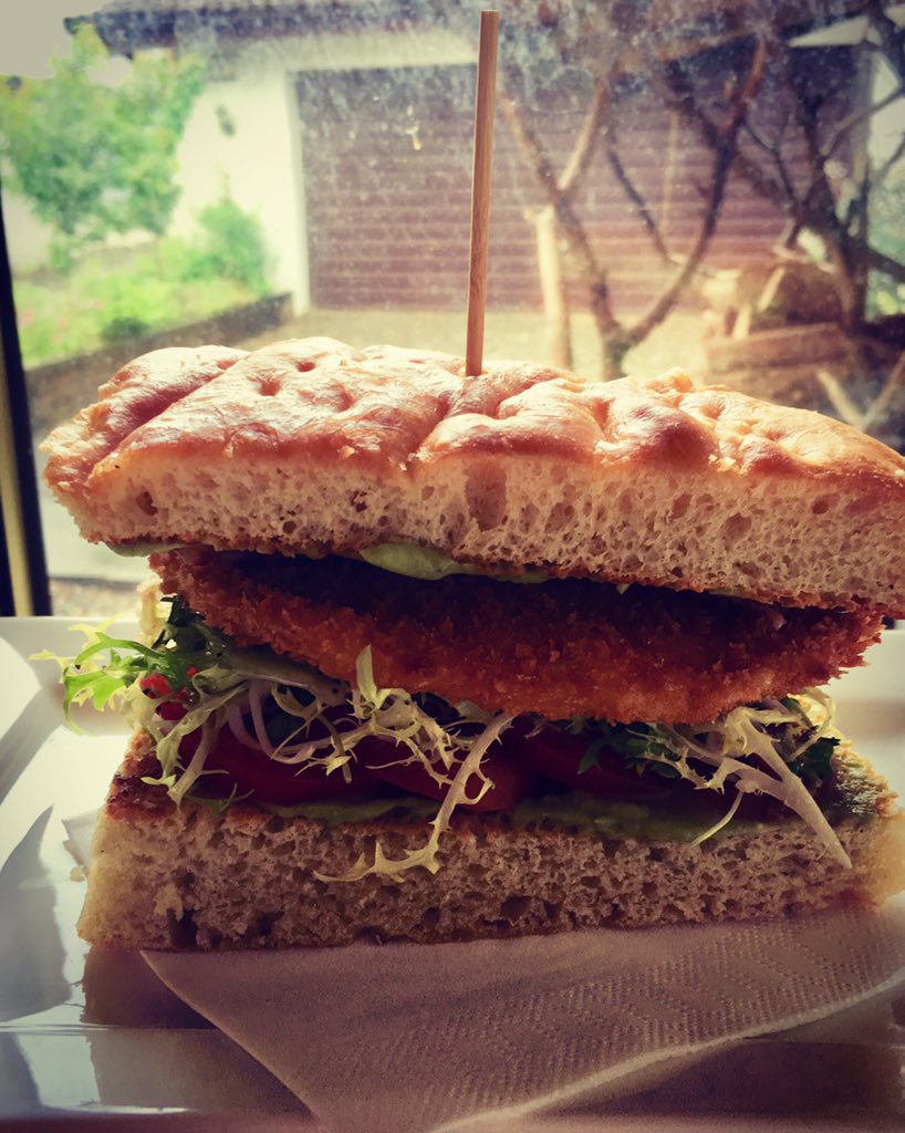 fruinfarm's tweet photo. Fish club sandwich- Breaded bream fillet, @PuddledubPork smoked bacon, tomato, avocado on homemade toasted focaccia #lunch https://t.co/9oV1Rsikem