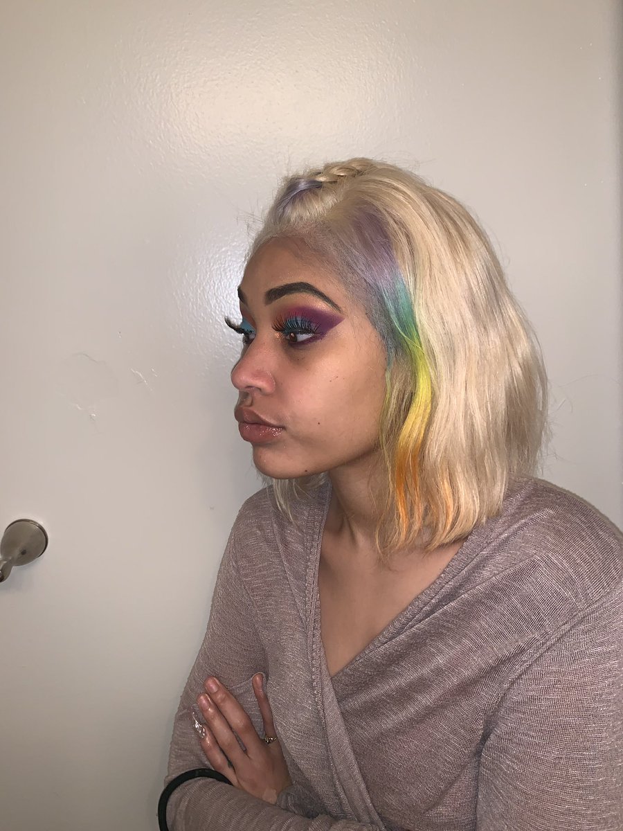 Deyclusive's tweet photo. #INSTACHOICE ✨ dramatic eye look 👩🏼🎨 soo mad I didn’t do a full face. his looks are so bomb def attempting more of them ! f*** ups idk what it is but I don’t like my eyebrows, lashes or these pictures 🥴.
@josheirisaih inspiration 🤩
•
NO FOUNDATION.
#letyourfacebemycanvas 👩🏼🎨 https://t.co/8OD4xPi1WR