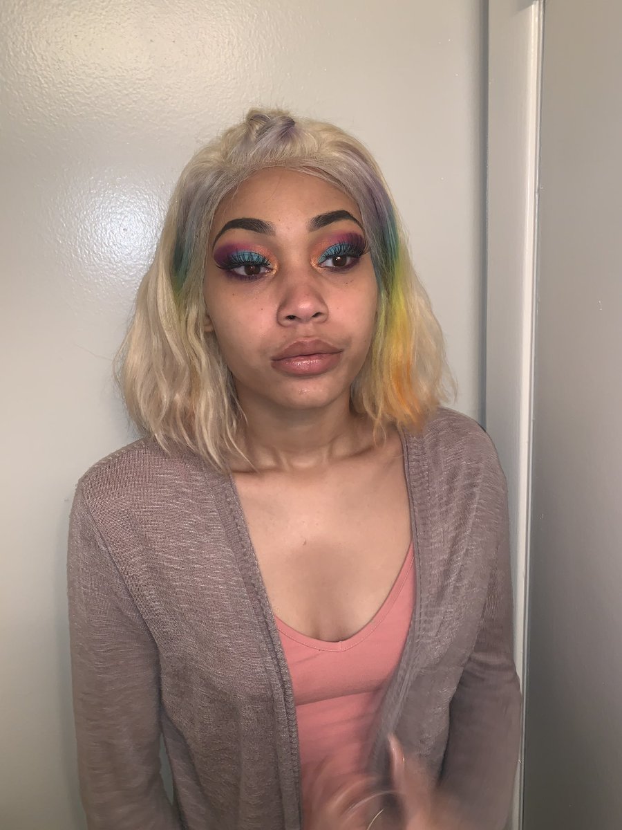 Deyclusive's tweet photo. #INSTACHOICE ✨ dramatic eye look 👩🏼🎨 soo mad I didn’t do a full face. his looks are so bomb def attempting more of them ! f*** ups idk what it is but I don’t like my eyebrows, lashes or these pictures 🥴.
@josheirisaih inspiration 🤩
•
NO FOUNDATION.
#letyourfacebemycanvas 👩🏼🎨 https://t.co/8OD4xPi1WR