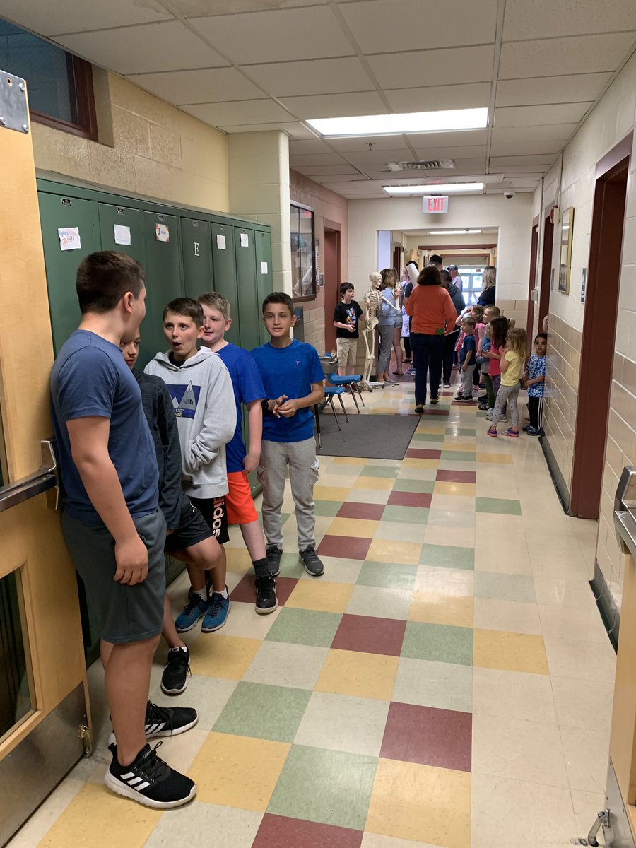 LarryMurphyMSAA's tweet photo. SHS Seniors revisiting their roots at SMS and their individual schools. Thank you “For the Love of Swampscott” for sponsoring the event! https://t.co/AjxVcS4Xab