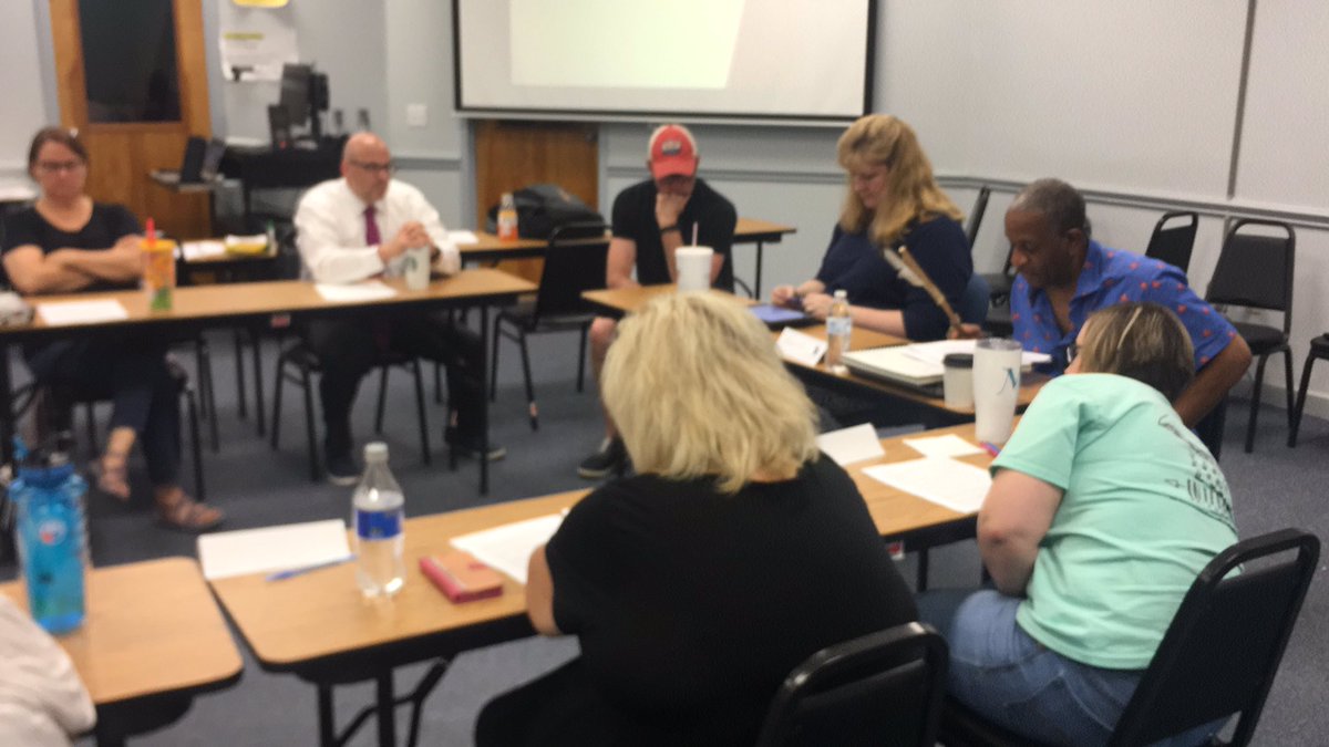 jlee885's tweet photo. Feather circle in action. Future Dramatic Writing Teachers from 10 different districts in the Statesboro/Savannah area. #gfadramaticwriting19 #gamechanger @AaronHLevy @dcrovitz @r_monty @GAFilmAcademy https://t.co/BWV6ICm2Pm