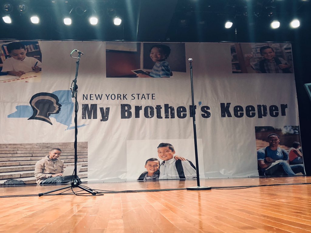 MiddleSchool35's tweet photo. Middle School 35 parents and teacher are grateful to have the opportunity to attend the MBK symposium in Albany, New York #parentsaspartners #facelab #STEMStrong #leadershipmatters @d16brooklyn @lwyjr_ @HydraMendoza @SupAmonD16BK @gdixon82 https://t.co/dozdlC6Qo9