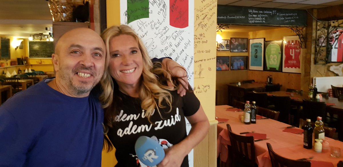 HelenMeulstee's tweet photo. Het voetbalmuseum van Hilligersberg #LaSalute waar menig Feyenoordfamilie geniet van de heerlijkste siciliaanse gerechten
#LaSalute
@RTV_Rijnmond
#Vlog16
Beelden volgen.... https://t.co/NE1wOmqnmz