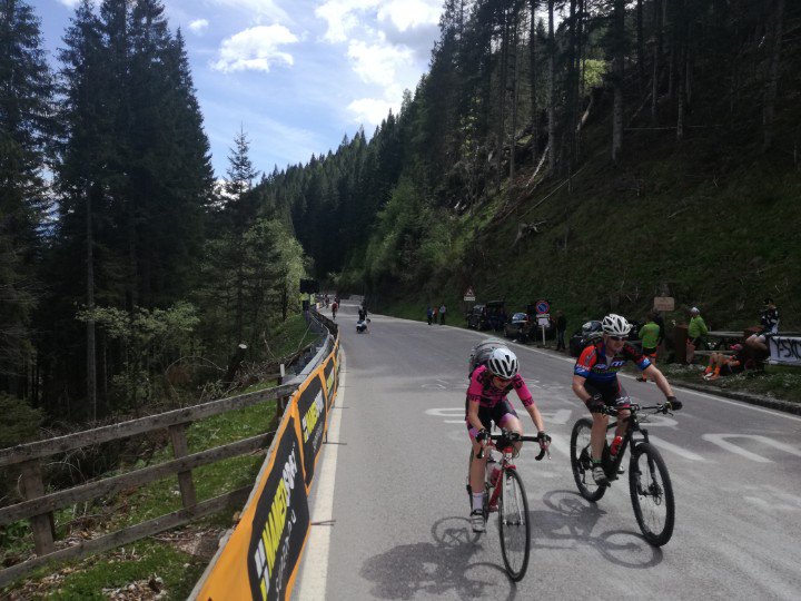 Quelchepassa's tweet photo. #InGiroColGiro #Giro102 #QCPontheroad oggi siamo (io e la mia tosse) ai -2 km... #SanMartinoDiCastrozza https://t.co/zDmVDpbsMN