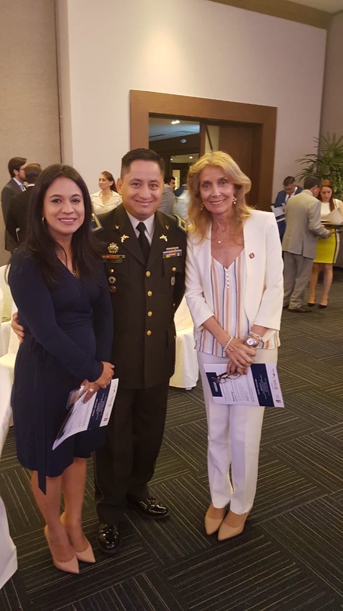 chinaecheverri's tweet photo. @uees_ec que orgullo saber que gracias a tu experiencia y pasión por lo que haces hoy se plasma en una realidad! La primera en Sur America @forensecuador #Criminalistica #orgullosamenteUESS #Maestria https://t.co/bTntuFx7mX