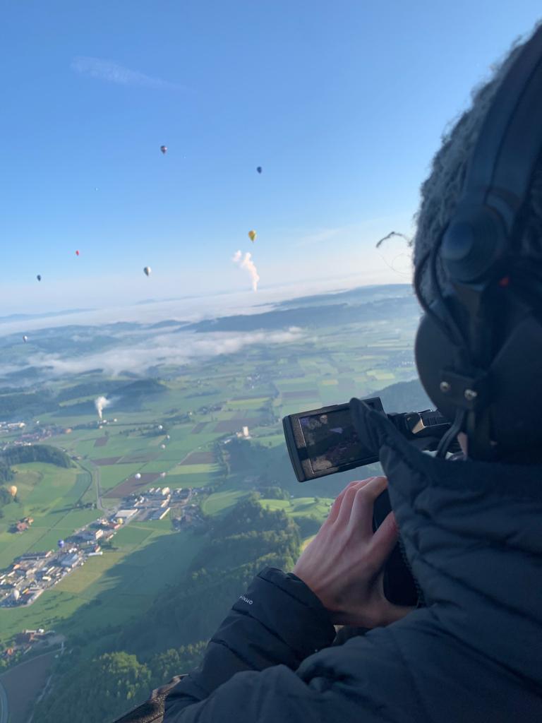 Dafür mache ich Fernsehen. 
Oder: "Das Bild gewinnt immer", wie man so schön sagt.
tele1.ch/sendungen/1/Na…
@Tele1ZF #tele1 #heissluftballon #schweizermeisterschaft #upintheair