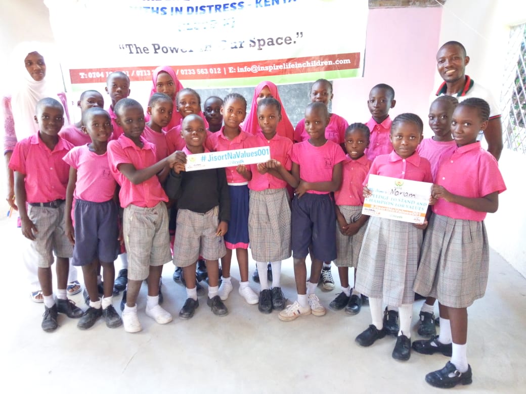 Champions posing for a photo after the first session on understanding values #JisortNaValues001 
<a href="/Phyllis_Muema/">PHYLLISMUEMA</a>  <a href="/IlcydK/">ILCYD-Kenya</a> <a href="/agnes_mailu/">Agnes Mailu</a> <a href="/YesAngelaMumo1/">angelamumo</a> <a href="/KwachaAfrika/">KwachaAfrika</a> <a href="/BobsonFadhili/">🅱️🅾️🅱️ 😉</a> <a href="/GlobalCtr/">Global Center on Cooperative Security</a>