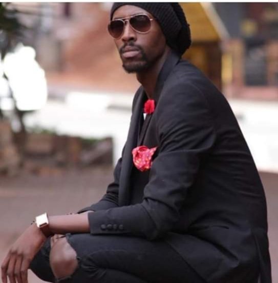 MphoManyaapelo's tweet image. Chatting to Mr SA Top 20 Finalist Martin Abdalla Kalunga on the #TheUrbanDrive on @northwestfm898 with @DMOS_SA @mphogaletshitse @VillagePrincezz #DevelopingArts Woza Weekend