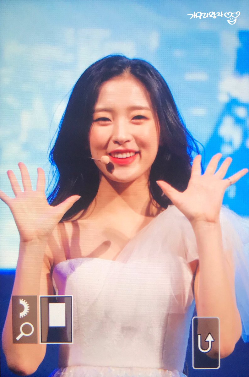 _Frog_Prince's tweet photo. 190531 KMF2019 프리뷰

(  ᵒ̴̶̷̥́ _ᵒ̴̶̷̣̥̀  )💕

#아린 #ARIN #최예원 #アリン
#오마이걸 #OHMYGIRL 
@WM_OHMYGIRL https://t.co/Z6iVE6Hq4C