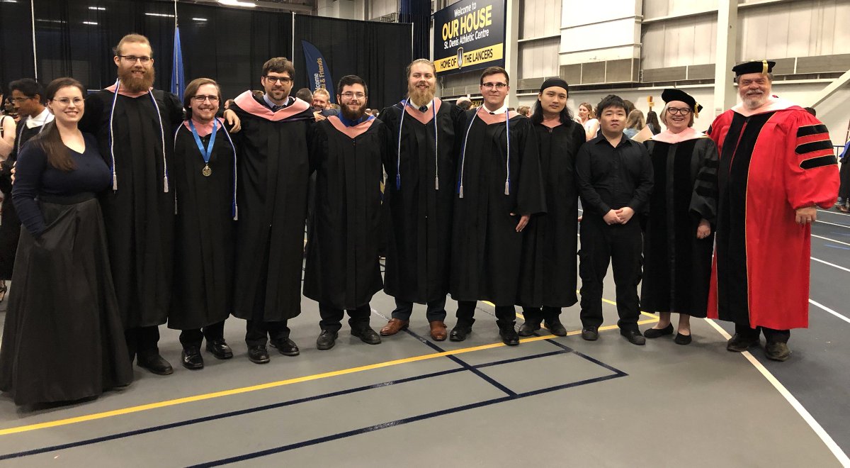 uwinsoca's tweet photo. Congratulations to @UwindsorSoca Music grads #UWinGrad19 #WindsorProud https://t.co/dghq10KMW9