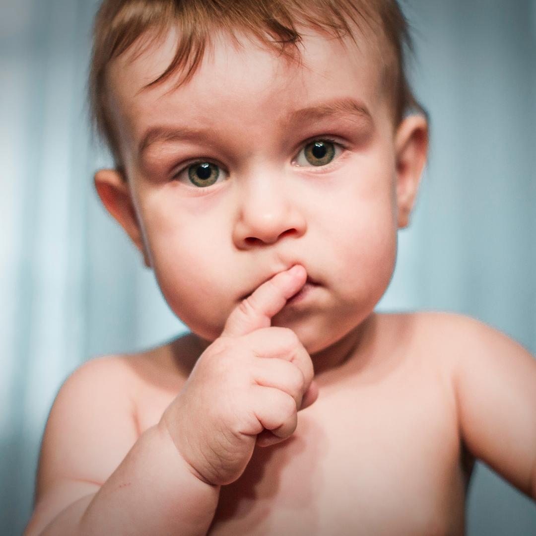 GabriallaMom's tweet photo. When your breastfed baby can’t decide which boob he wants for lunch. 🤔🤣 
Don’t worry. We’ve got you covered. Our Nursing Sleeping Athletic Bra - Seamless, with Milk Protein Fiber doesn’t have cumbersome clasps or buttons, so switching sides is easy! 😍 
https://t.co/sgM16lZPJd https://t.co/YiRKDlN17M