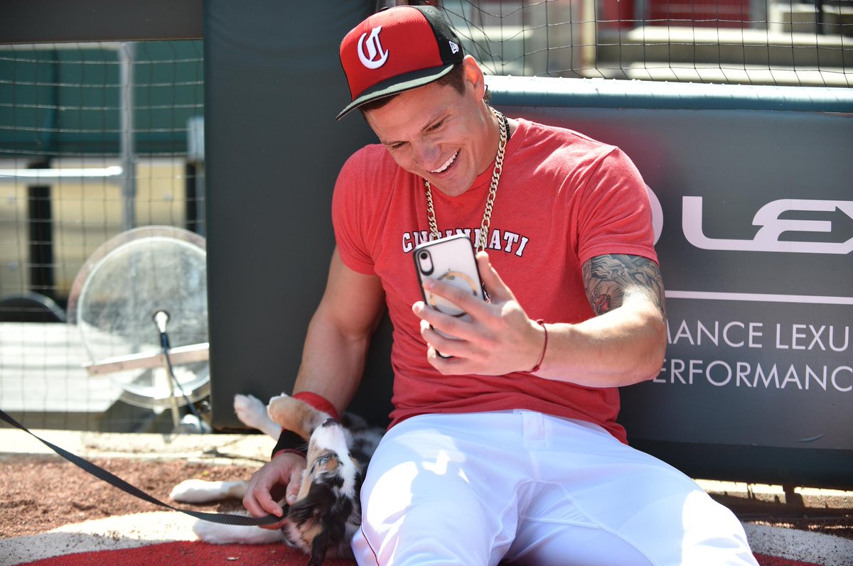 Reds's tweet photo. This is the #NationalSmileDay tweet you are looking for. 😁 https://t.co/OP3VWqkvdm
