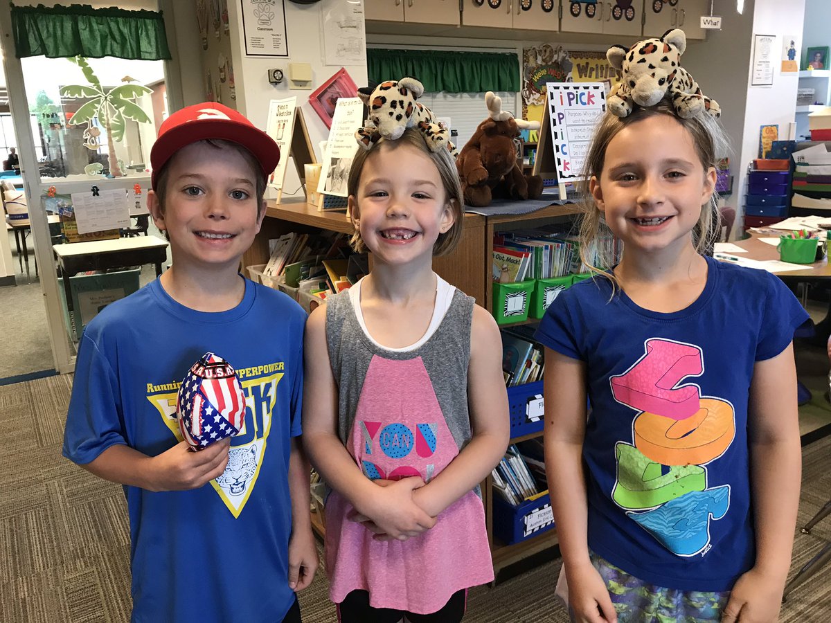 It’s our lucky day!  Our class has 3 PAWS Winners today!  Way to go!🐾