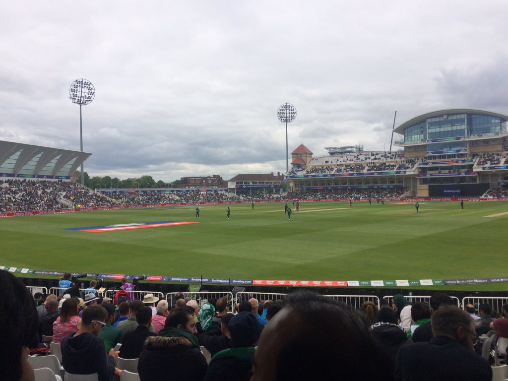 GlamTravellers's tweet image. In case anyone missed it,this happened today.... #dildil #rally’round #backfoot