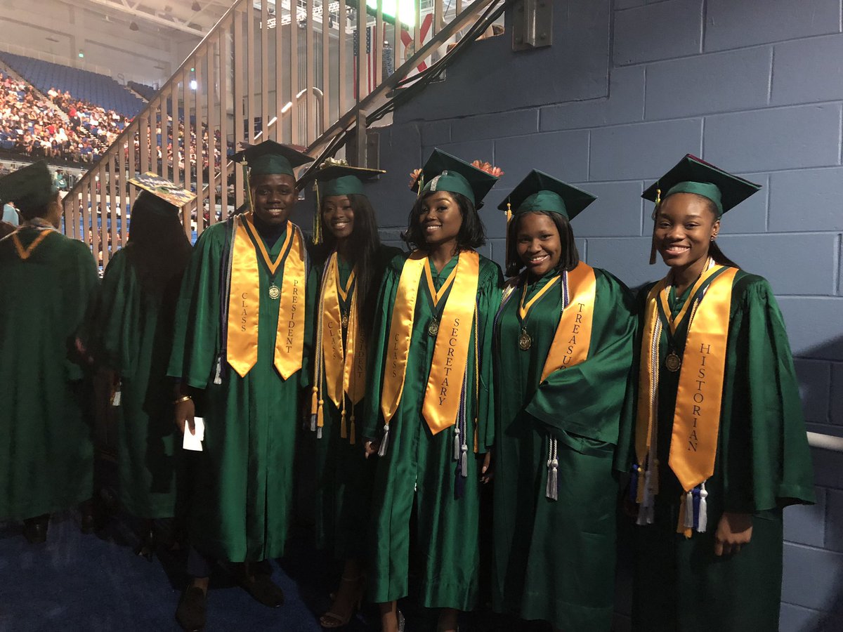 bcpsactivities's tweet photo. Dr. LaCasse gave the C/O of 2019 a challenge at graduation. βSuccess is about the ability to fail and how you overcome that failure. I challenge you to find happiness, doing the right thing. Because at Nova we do the right thing.β Congrats! @browardschools #bcpsGrads #BCPSProud https://t.co/Zw0CUJFiHg