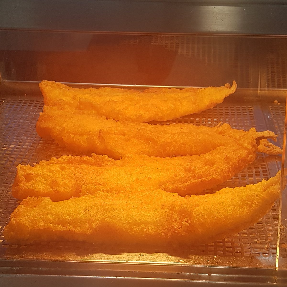 The queue 🐟 to our queue 👫

#FridayFeeling #FishandChips #pisces #eastcote #hillingdon #uxbridge #pinner #ruislip #community #londonrestaurants #foodie #foodblogger