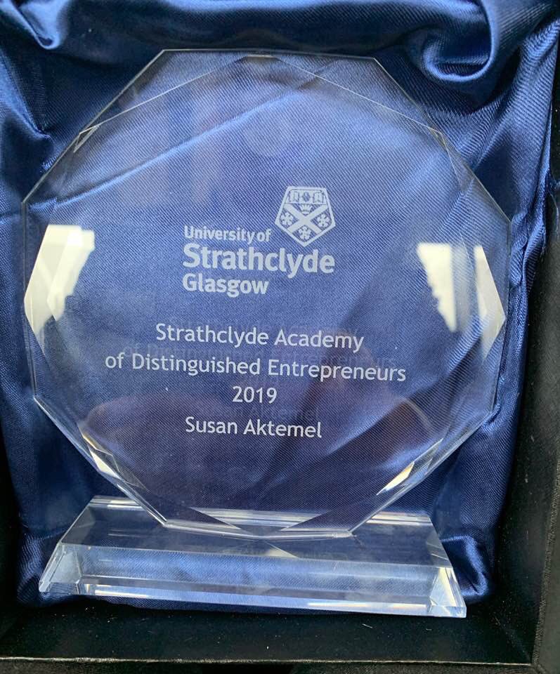 I’m  chuffed to bits to receive this award from @UniStrathclyde for the work I’ve done at @impact_arts & @HomesForGood - & so grateful for all the team and board members who’ve worked with me since 1994- this is for you too - a very proud day. #socent #glasgow #fridayfizz