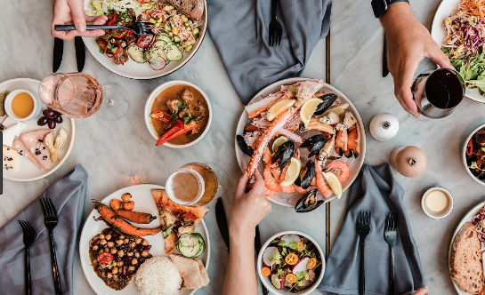 ChowdahFest's tweet photo. An 11-course meal
Copious pours of seasonal wines and beers
Watching a sunset over the incredible Chicago sunset.
.
.
Is there a better way to spend a Summer evening?
See you Monday at @ColumbiaYC.
.
.
.
https://t.co/GQDvqm8EgB
(Psst, use code "ChowdahFan" for $5 off tickets). https://t.co/MwaRTEbWQc