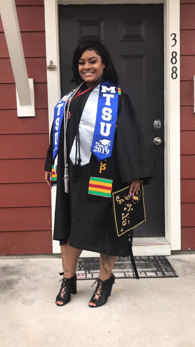 ontheraqks's tweet image. #MayGrad #ClassOf2019