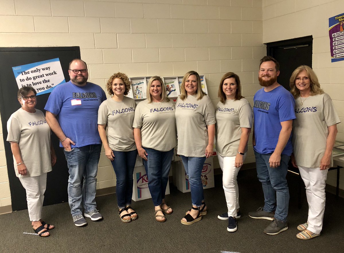mellieguh's tweet photo. @FlorenceK12 instructional partners &amp; directors are ready for day 2 of @KaganOnline training with @VernAtKagan at #Edstock2019! https://t.co/qAOl1pRgkh