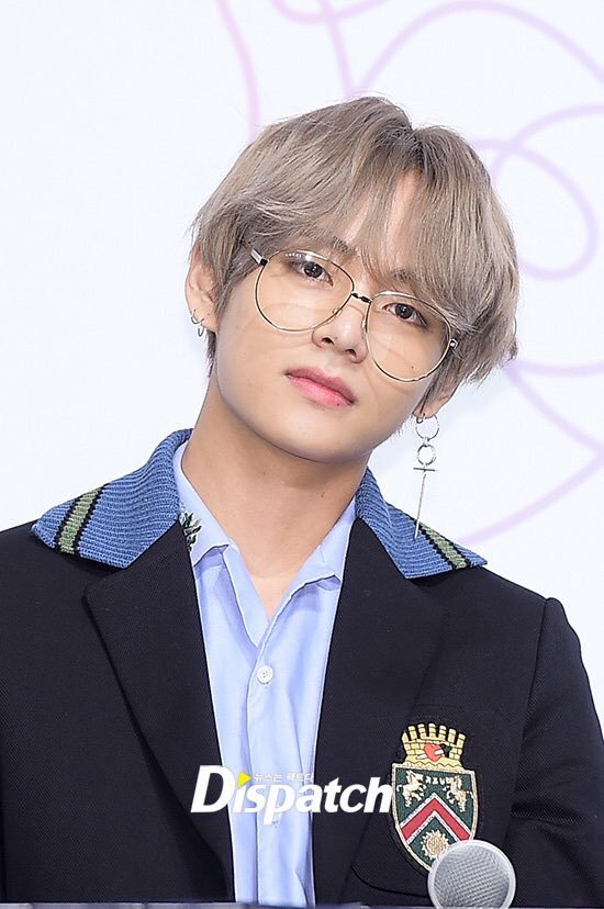 Taehyung LOVES fashion but his interest & love for art, fashion is not just superficialIn his festa profile he listed the things which are always on his mind & he mentioned “Alessandro Michele" (Gucci's creative director) the person he admires! also the reason why likes Gucci sm