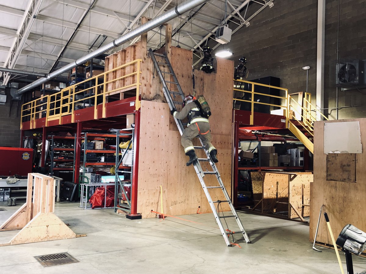 92arwcommander's tweet photo. Happy Firefighter Friday! Last week I was able to see some of the top-notch training our firefighters take part in to keep their rescue skills at an elite level! #TeamFairchild #92CES #FireFighters #FirstResponders #Famous92nd https://t.co/TuDLfvZKBa