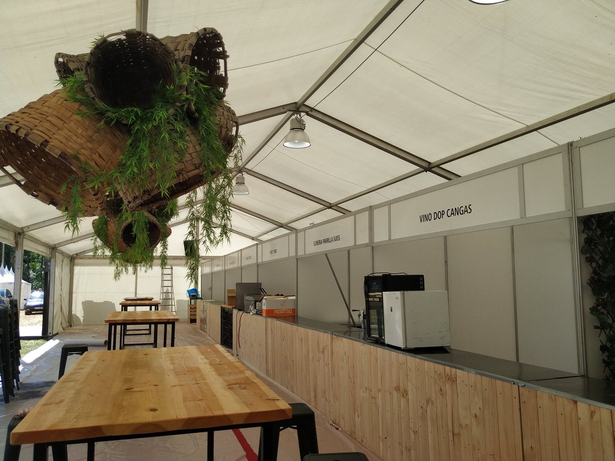 NarceaTurismo's tweet photo. Zona gastro casi lista! 🔝🔝 

En #Narcenatur19 lo tenemos todo! Arrancamos en breve! ⌛ https://t.co/CVQ3SsufkQ
